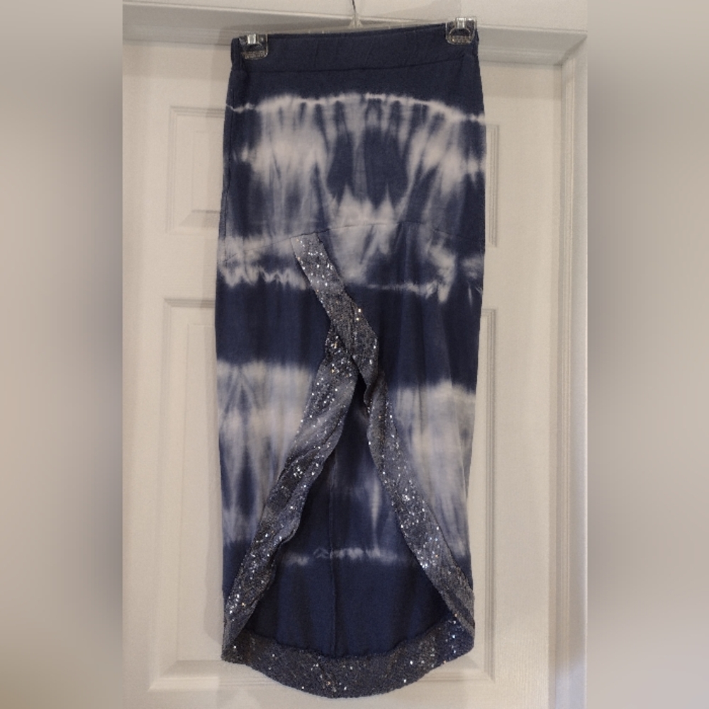 Moda Blue and White Tie-Dye Skirt